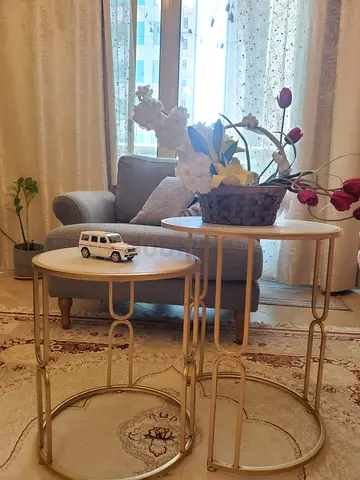 Set of 2 Round Nesting Side Tables - Gold Frame, Marble Tops high quality