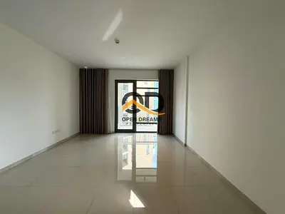 Stunning 1Bed Apartment with Semi Close Kitchen