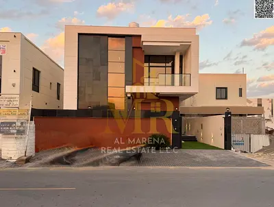 Two-story villa with a rooftop terrace and swimming pool, price includes registration and ownership fees, central air conditioning, located on the mai