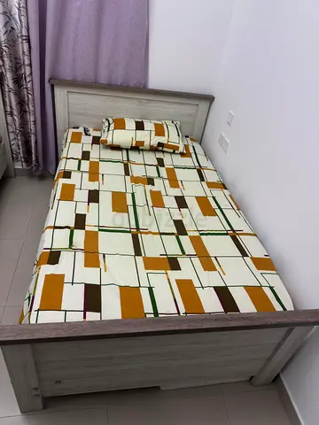 2x Single Wooden Bed with Headboard and Mattress (Good Condition)