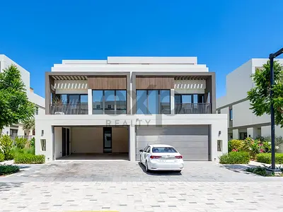 NEW | EXCLUSIVE | Fully Extended | Upgraded | Furnished