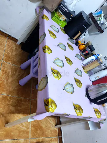 Table ikea strong