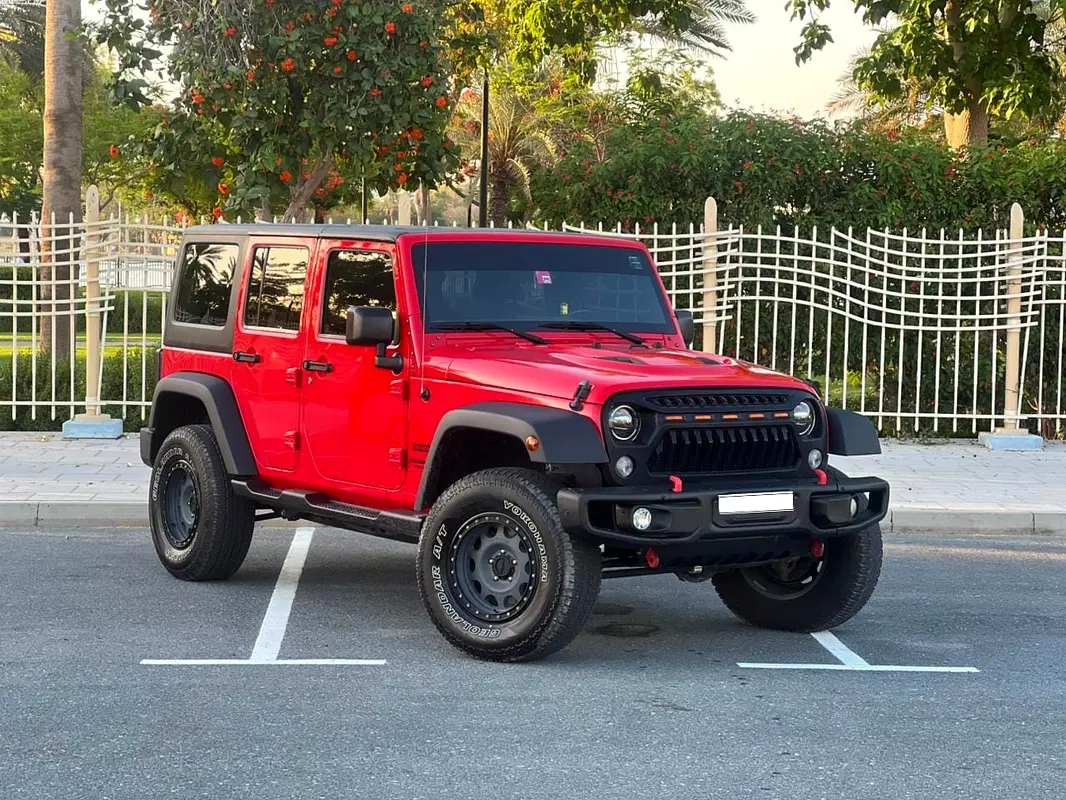 Jeep Wrangler 2015 — photo 1 of 18