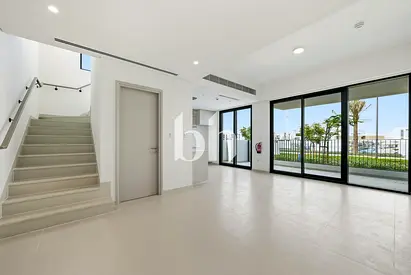 Brand New | Single Row | Close to Amenties