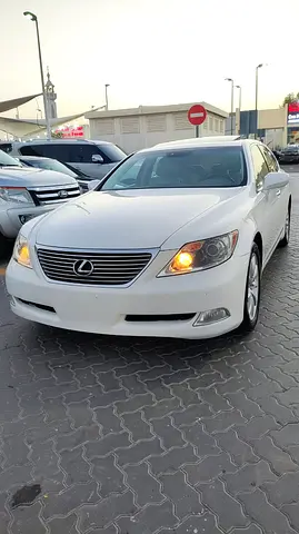 Lexus LS 460 3/4 Ultra 2009 - American Specs - Well Maintained