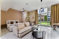 Studio w/Terrace in Business Bay Near Burj Khalifa | Furnished | Flexible term