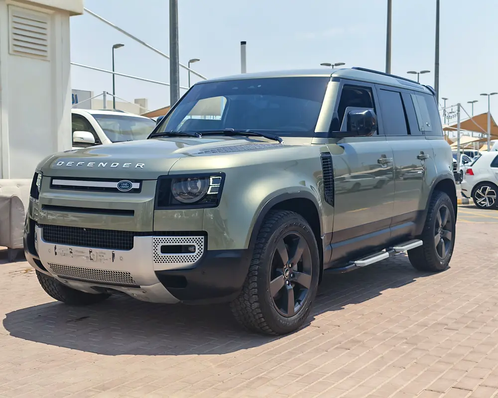 Land Rover Defender 2022 — photo 1 of 18