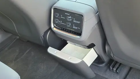 صورة 16 لـ 2025 Xiaomi YU7