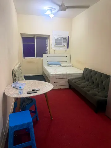 Close kitchen Studio flat for rent 3000 with furnish Deira