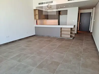 Elegant 3BR with Skyline Views | Prime Creek Living