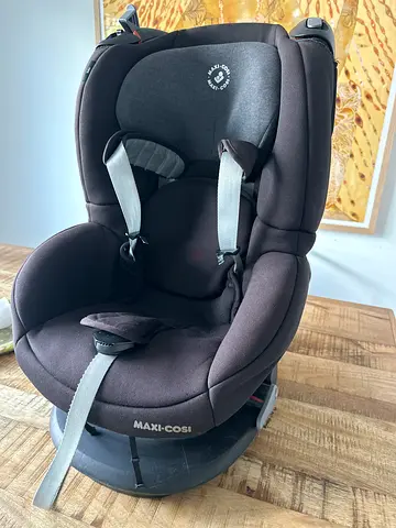Maxi-Cosi infant car seat - good condition