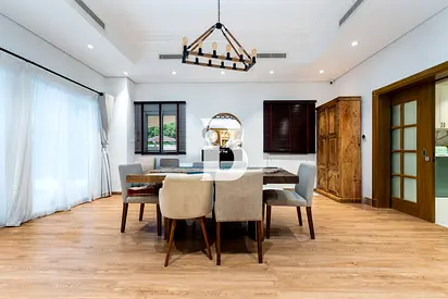 Upgraded | Corner Unit | Pool | VOT