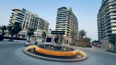 Elegant 1BR Central 1 Sea-Inspired Living in Bay Residences