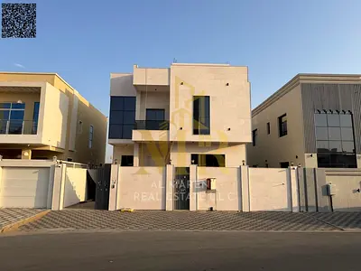 فيلا من المالك مباشر تشطيب شخصي ع  شارع رئيسي قريب جميع الخدمات تملك حر لجميع الجنسيات  في أرقي مناطق عجمان..