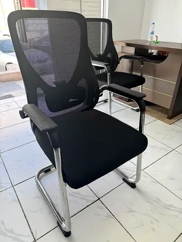 Set of 8 Office Black Mesh Visitor/Conference Chairs with Chrome Frame
