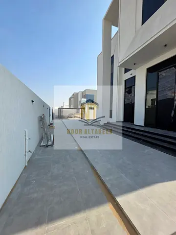 Luxury detached villa for sale in Al-Hawshi area – spacious and elegant design. Freehold ownership for all Arab nationalities.