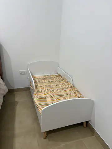 Modern Wooden Bassinet with Mattress — Good Condition