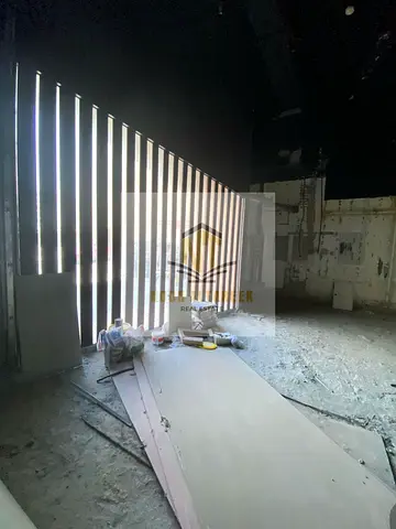 Commercial space for rent in New Muwailih, 3423 sq ft, directly from the owner, no commission. Payment in 6 installments with 45 days free. Prime loca