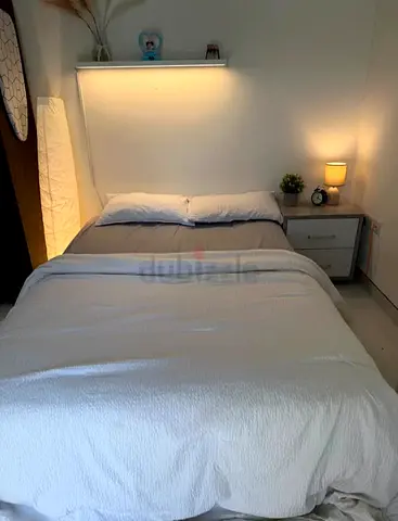 Queen size bed with mattress