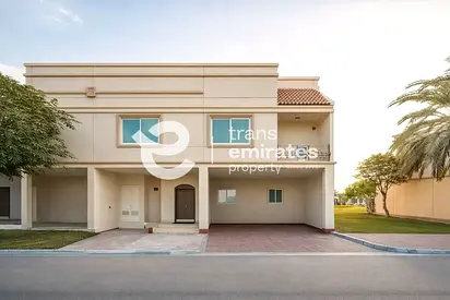 Corner Villa | Private Garden | Maids Room