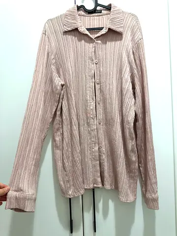 pink long sleeve shirt