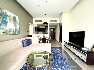 Spacious 1BR | Bay Square View | Walk to Downtown!