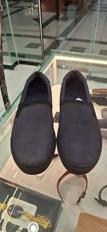 Mens Black Slip-On Casual Shoes - Size Unspecified, Good Condition