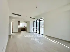 Crystal Lagoon View | Bright | Spaciuos | Elegant Apartment