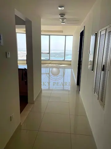 Luxurious 3 BR+M apartment in Sun Tower | Two parkings.