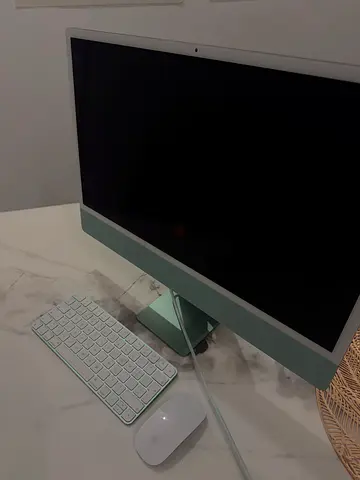 Apple iMac 21.5-inch M1 Chip 8 Core cpu -8GB/256GB SSD (All-in-One) with Magic Keyboard and Mouse