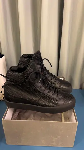 Black high-top crocodile leather sneakers - size 42