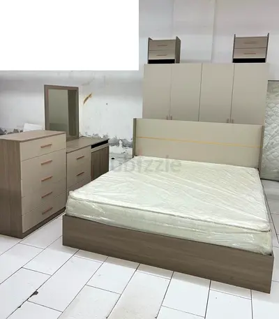 Complete 5-Piece Bedroom Set with Wardrobe, Bed, Dresser and Nightstands