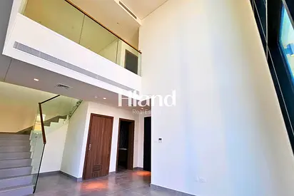 Upscale 4BR | Single Row | Corner Villa