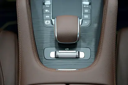 2026 Mercedes-BENZ GLE — миниатюра 11