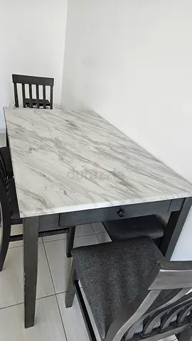 United furniture DINING TABLE set with marble-look top — grey wood, good condition