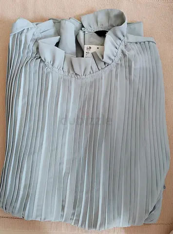 Light turquoise  (mint) Womens Blouse with Ruffle Neck - New with Tags قميص نسائي بأكمام طويلة