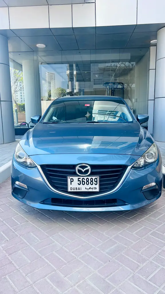 Mazda 3 2015 — photo 1 of 11