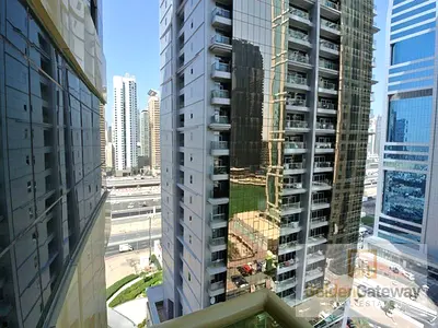 Well maintain| Lake view| Near Metro