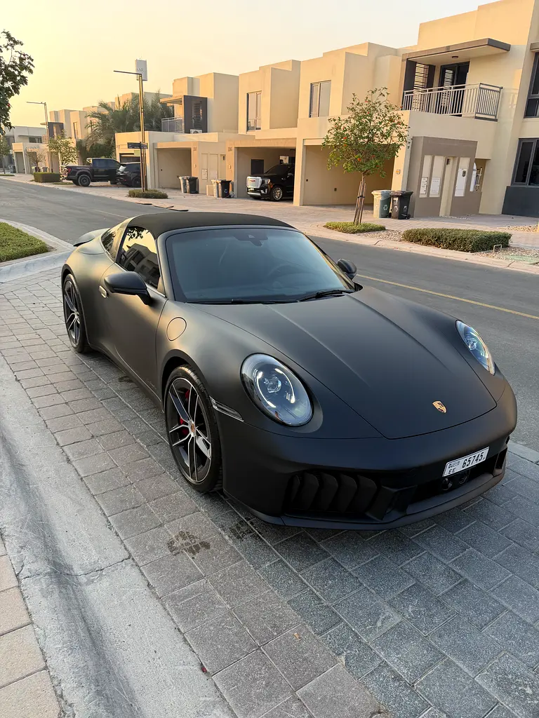 Porsche 911 2025 — photo 1 of 9