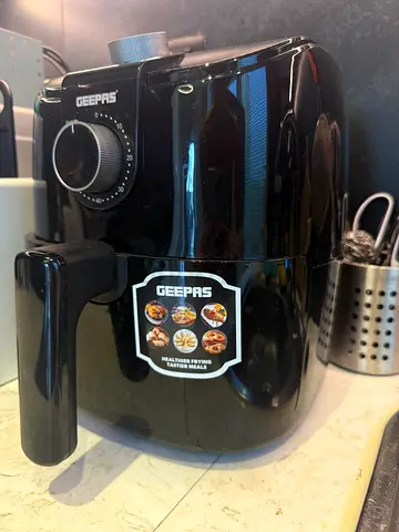Geepas Compact Air Fryer - 2.2L, Black (Good Condition)