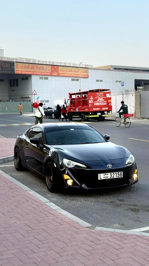 Toyota 86 2013 — photo 1 of 3