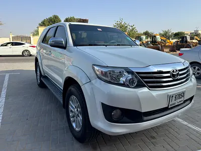 Toyota Fortuner SR5 2013 GCC Specs
