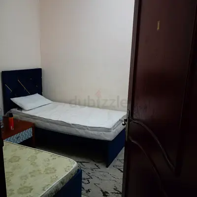 Private bedroom for rent Near metro