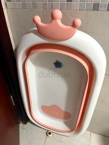 Foldable Baby Bath Tub with Crown Headrest - Gently Used