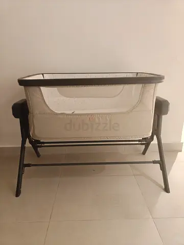 Portable Baby Bassinet / Travel Crib in Good Condition