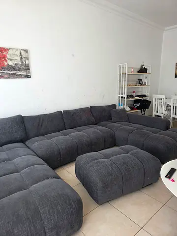 Sofa set needs reupholstering or stitching.
Purchase price was 5000, selling price is 800.