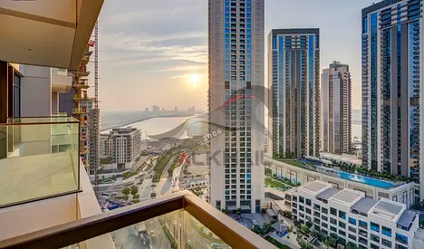Fully Furnished | Upgraded | Vacant | High Floor