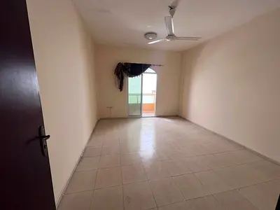المويهات 2 عجمان _ببلكونه _مطبخ منفصل _تكييف مركزي _صيانه فري