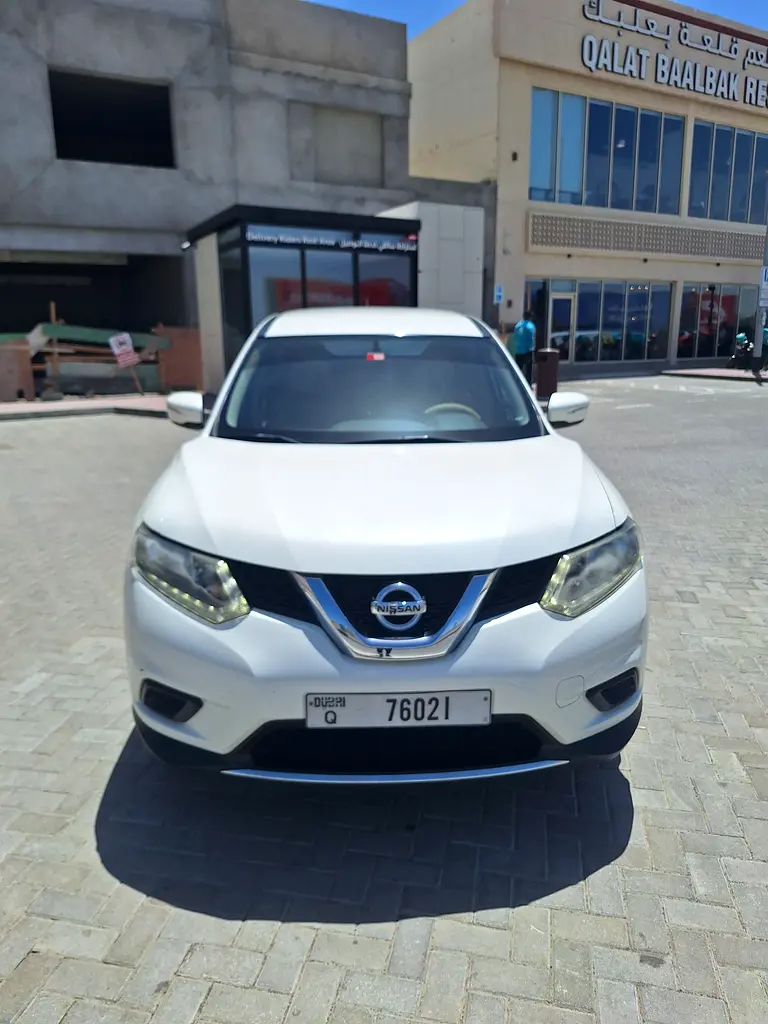 Nissan X-Trail 2017 — photo 1 of 6
