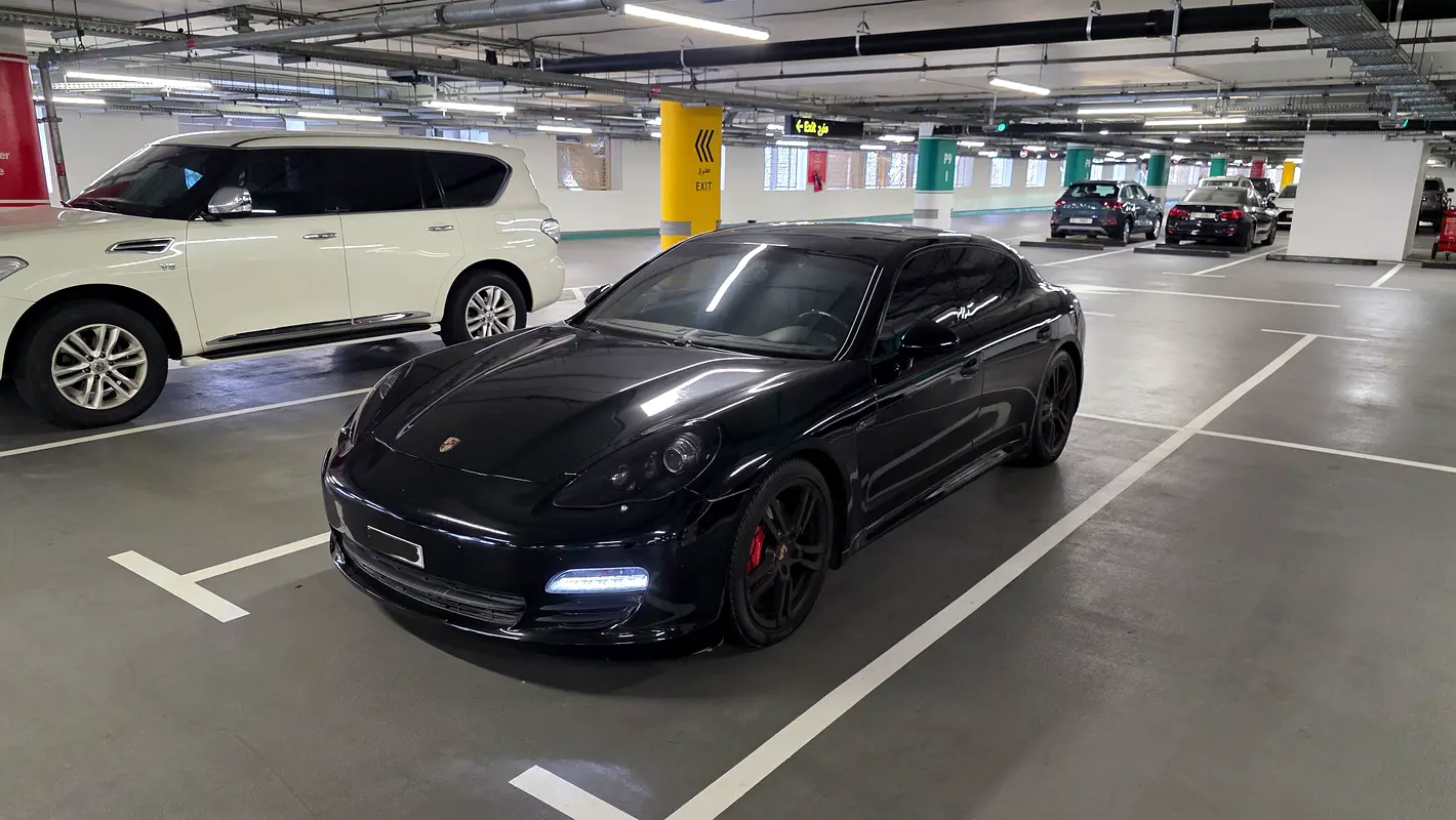 Porsche Panamera 2013 — photo 1 of 10